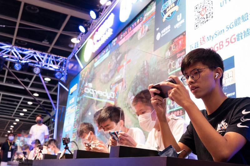 China Bans Online Gaming (for minors)